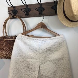 H&M mini skirt. Beige/gold